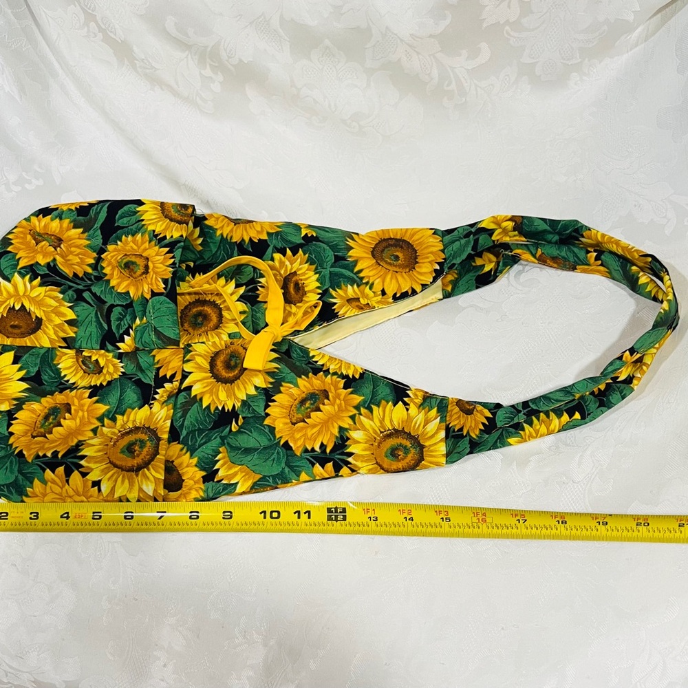 NWOT Sunflower Print Tote Bsg with Pockets - Picture 7 of 8